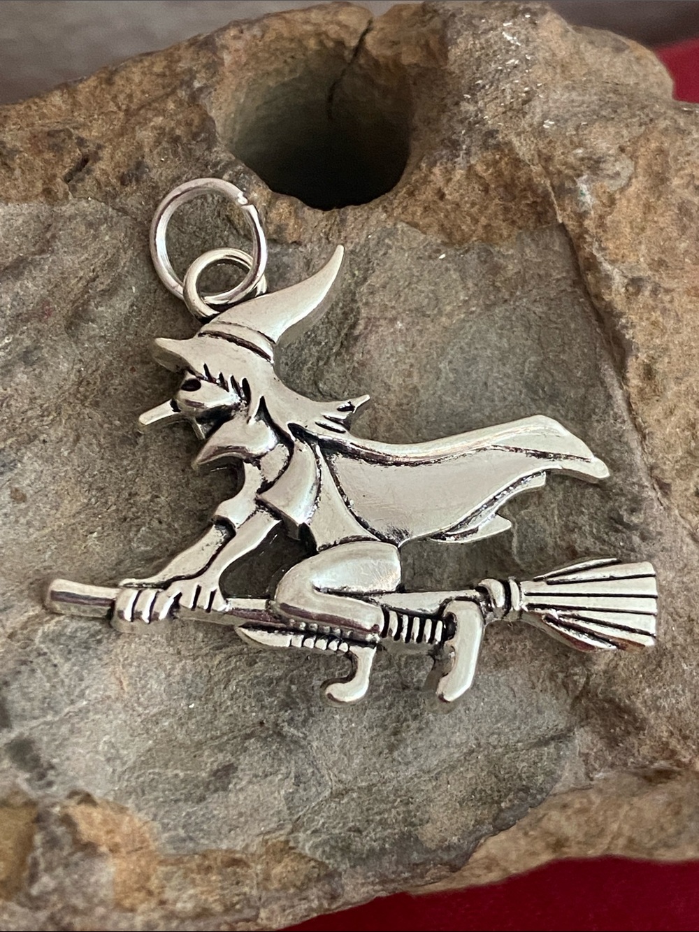 5/$10❤️❤️❤️NEW Flying Witch Charm Pendant